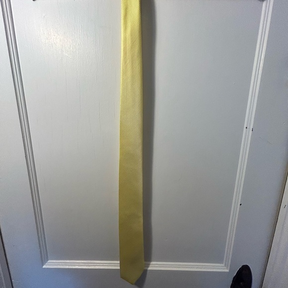 Men’s Yellow Tie - Picture 3 of 3